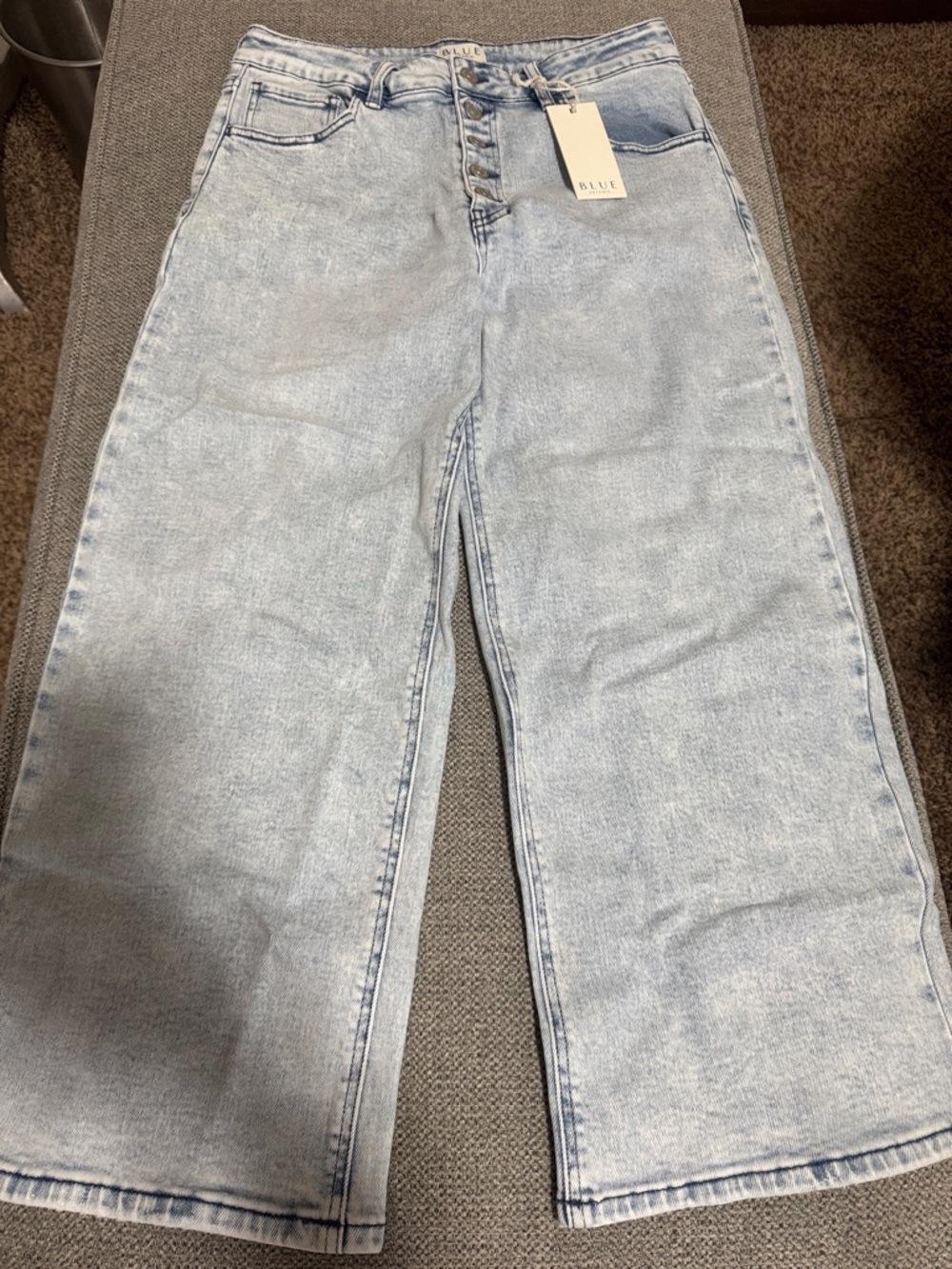 Wide-Leg Flare Jeans in Light Wash